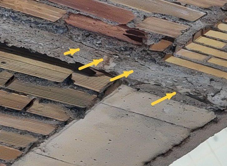 Fotografía de detalle del defecto señalado en la fachada